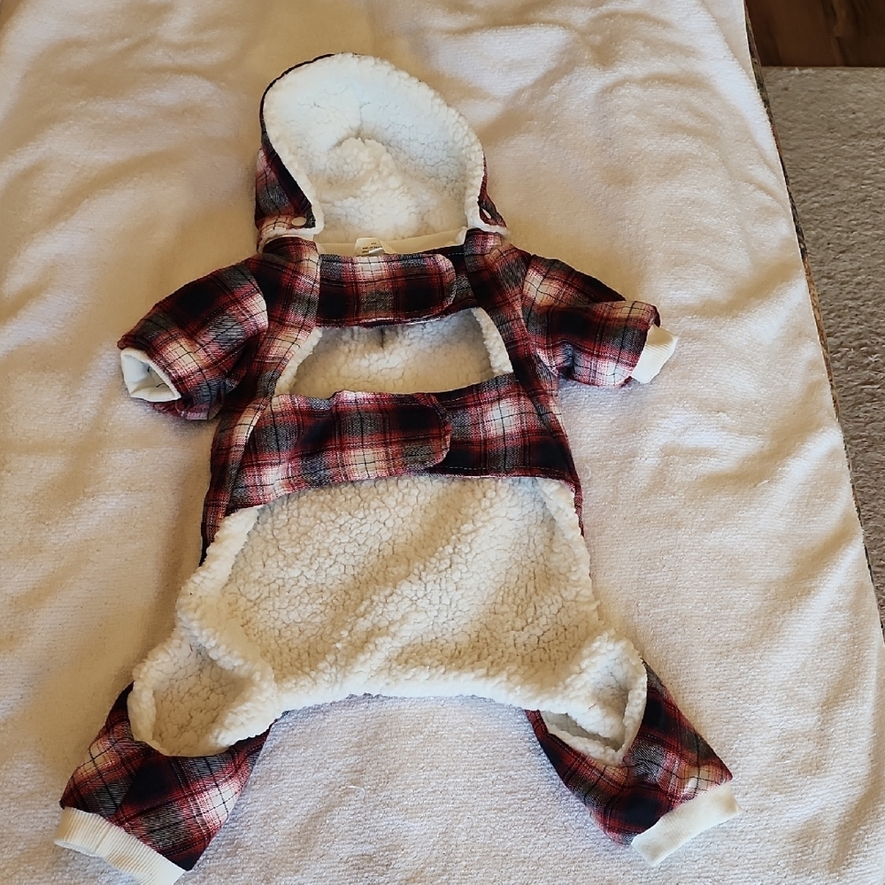 Koolaburra Plaid Hooded Dog Sleepwear - Picture 4 of 16